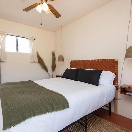 Renovated Lodge - Room 3 With Pool Access Joshua Tree Ngoại thất bức ảnh