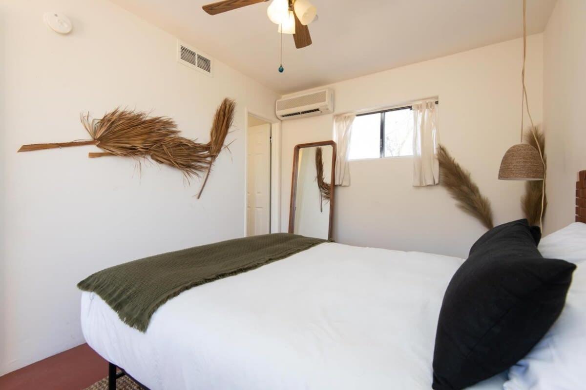 Renovated Lodge - Room 3 With Pool Access Joshua Tree Ngoại thất bức ảnh