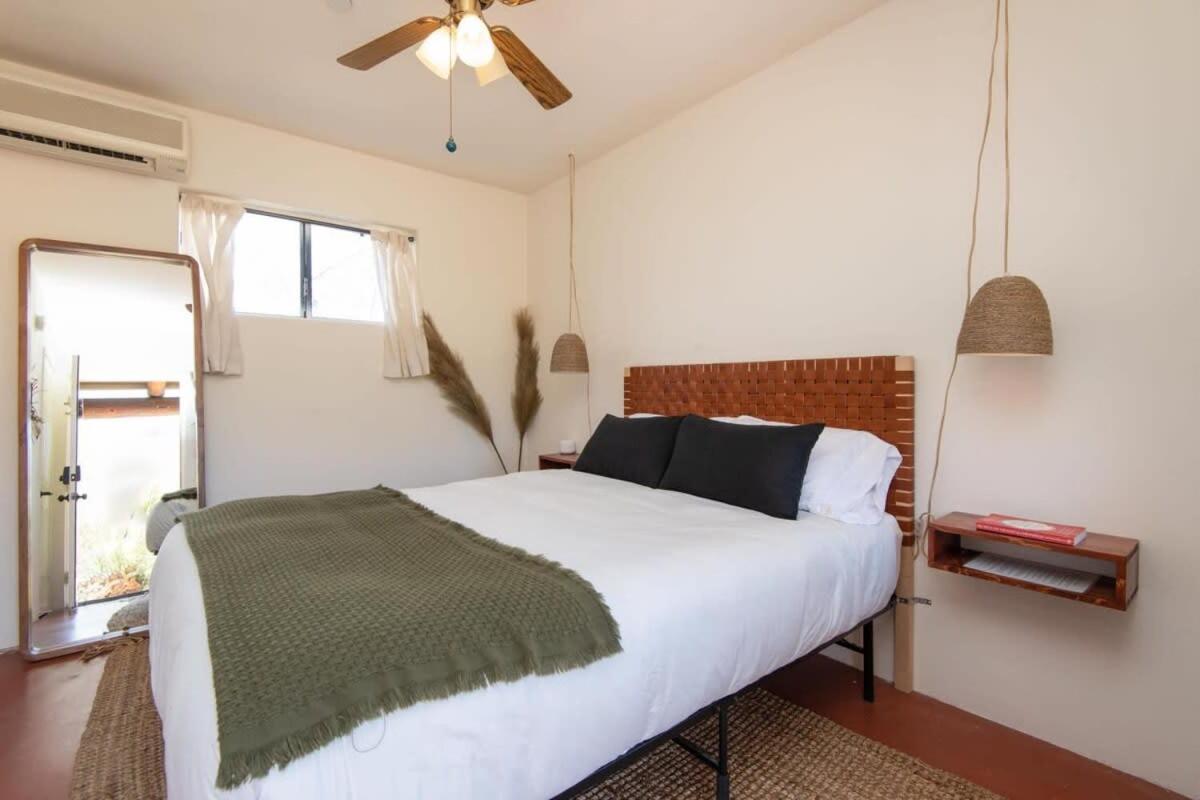Renovated Lodge - Room 3 With Pool Access Joshua Tree Ngoại thất bức ảnh